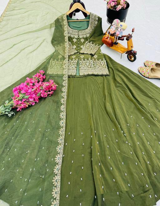 Luxurious Ethnic Lengha Suit Set with Exquisite Embroidery Work