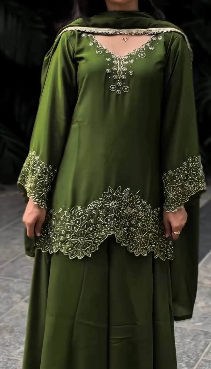 Green Georgette Ladies Designer Pakistani Suits, Stitched