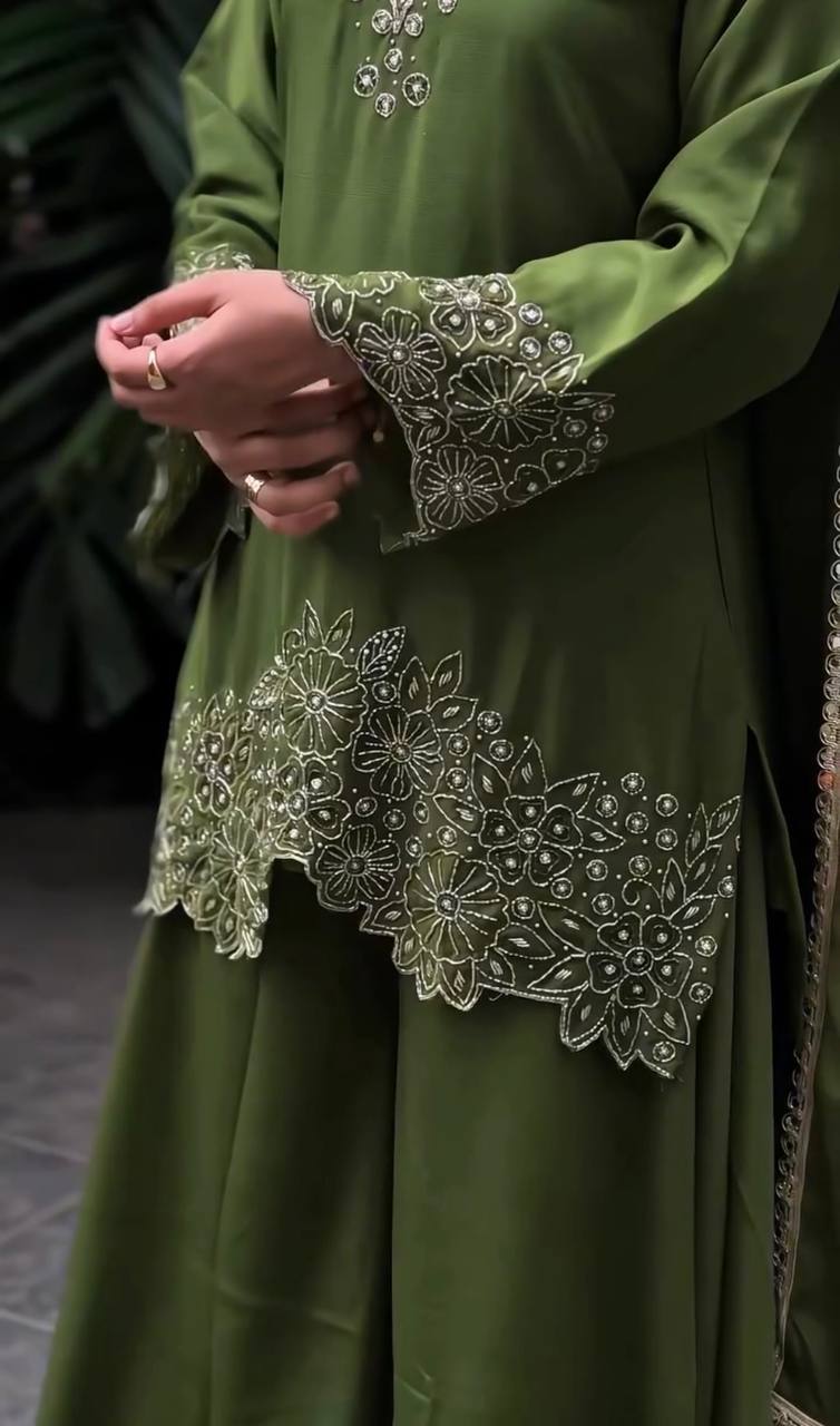 Green Georgette Ladies Designer Pakistani Suits, Stitched