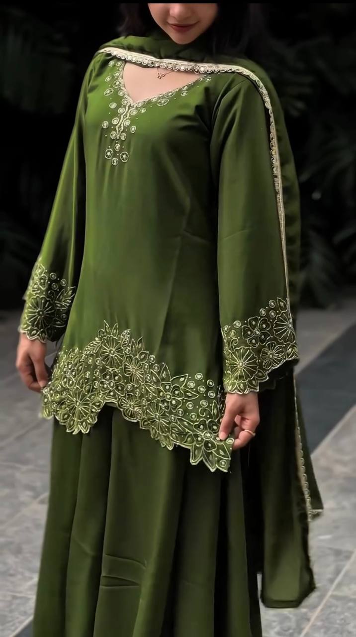 Green Georgette Ladies Designer Pakistani Suits, Stitched