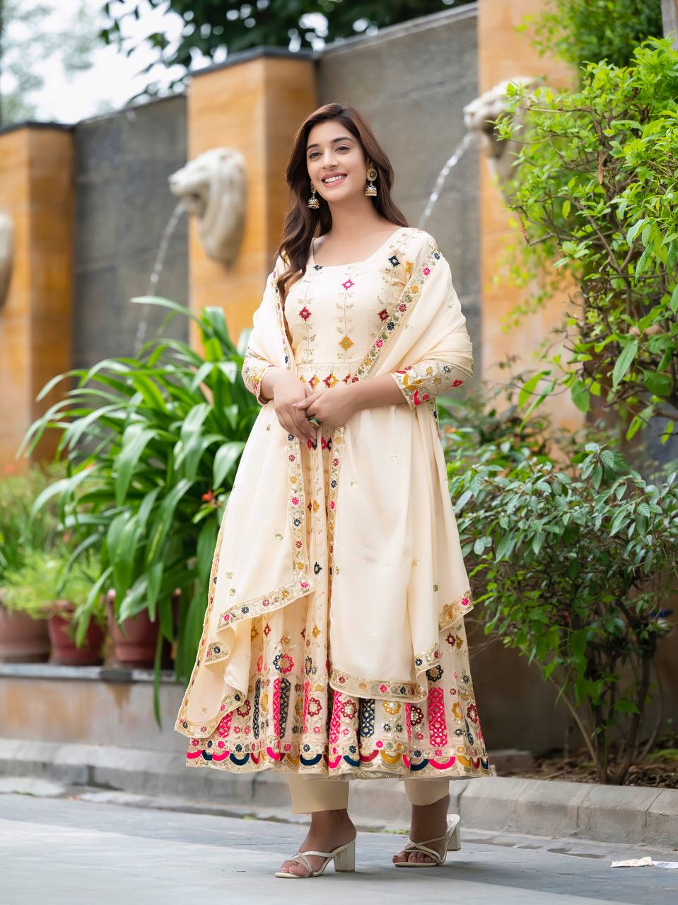 PREMIUM &amp; LUXURIOUS DESIGNER READYMADE ALIA CUT ANARKALI SUIT