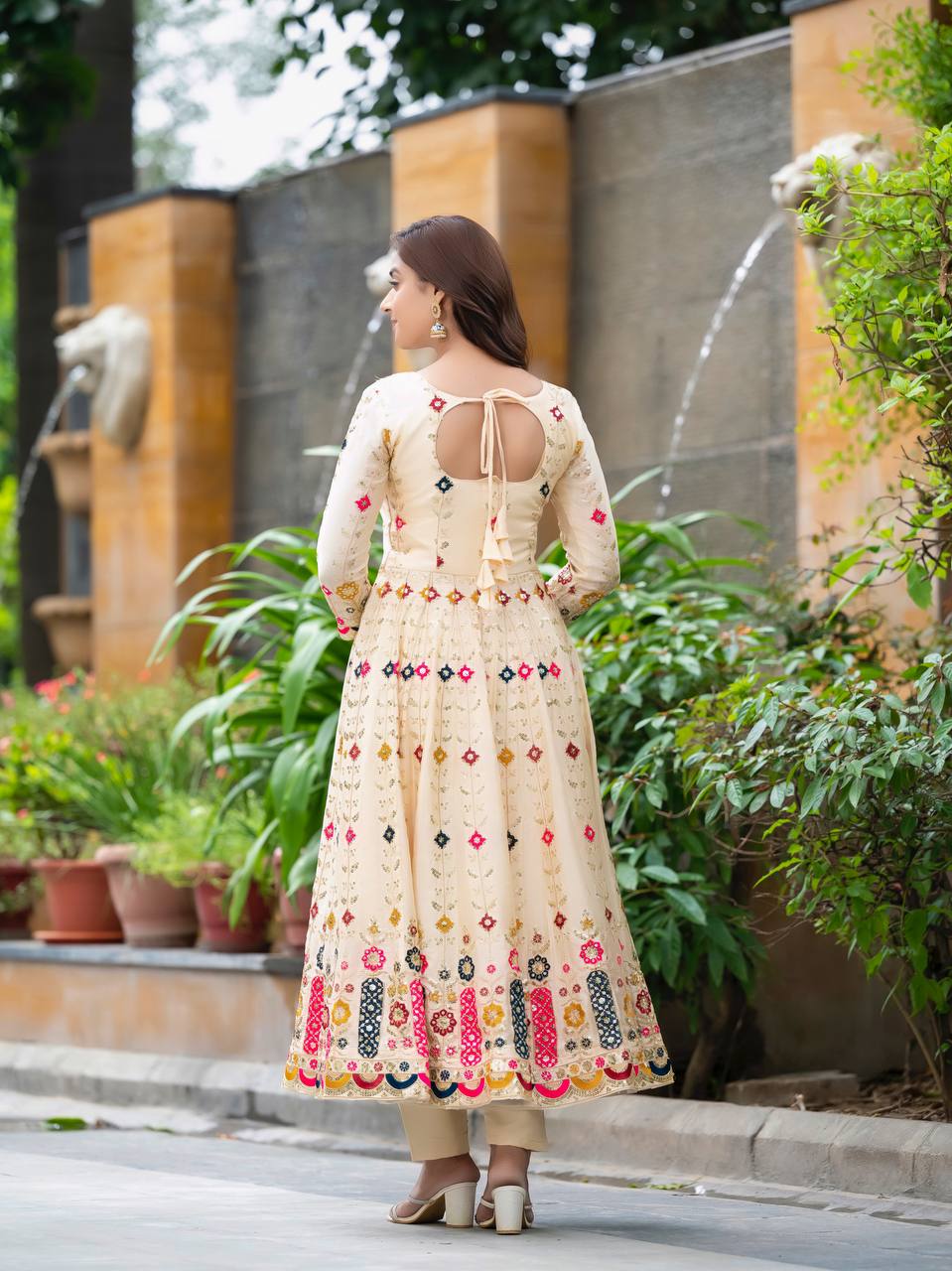 PREMIUM &amp; LUXURIOUS DESIGNER READYMADE ALIA CUT ANARKALI SUIT