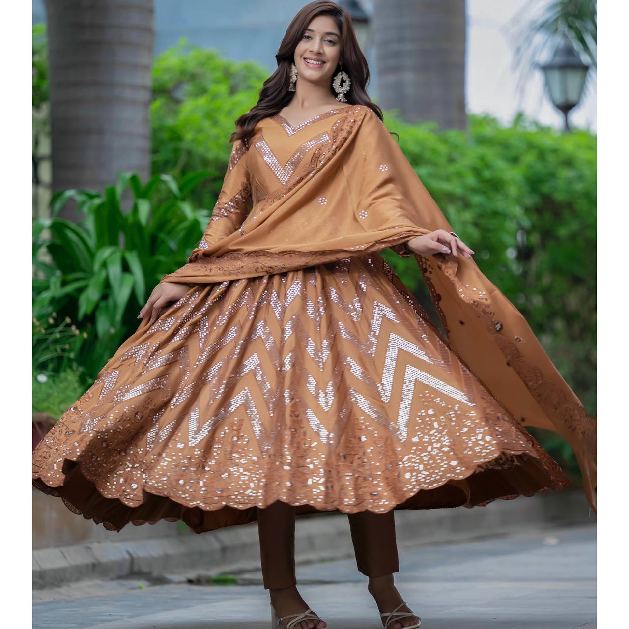 PREMIUM & LUXURIOUS DESIGNER READYMADE ALIA CUT  ANARKALI SUIT COLLECTIONS*