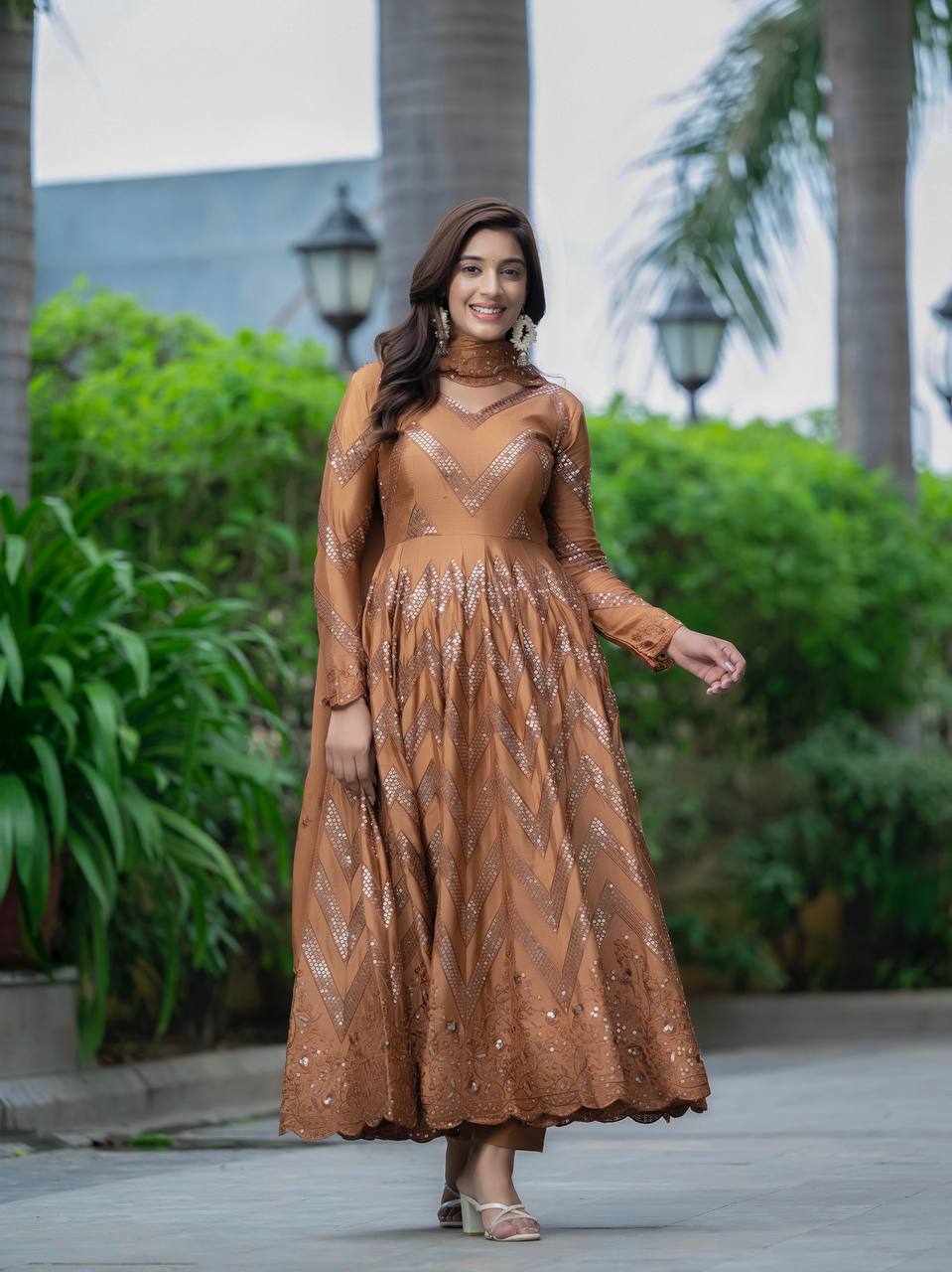 PREMIUM & LUXURIOUS DESIGNER READYMADE ALIA CUT  ANARKALI SUIT COLLECTIONS*