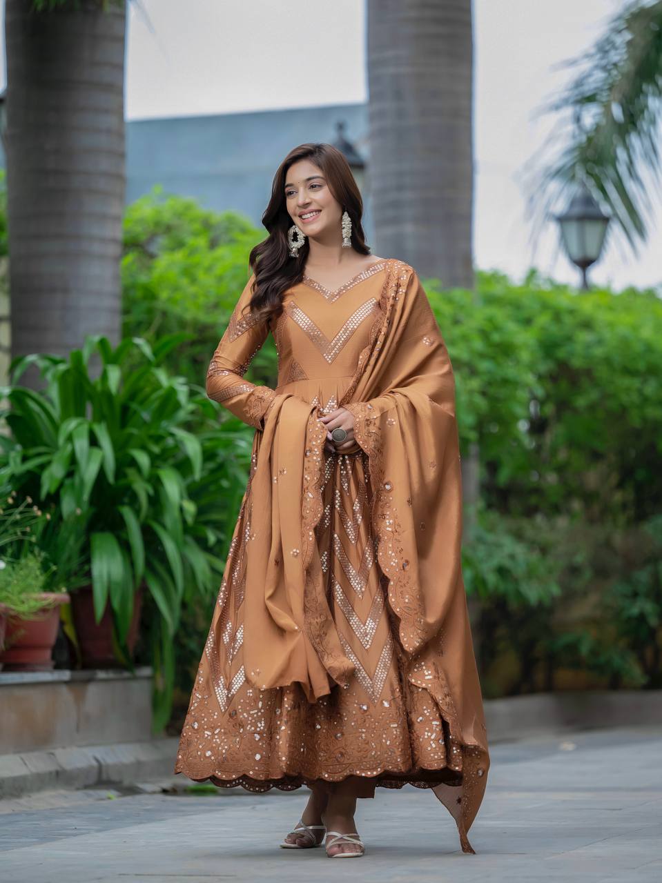 PREMIUM & LUXURIOUS DESIGNER READYMADE ALIA CUT  ANARKALI SUIT COLLECTIONS*