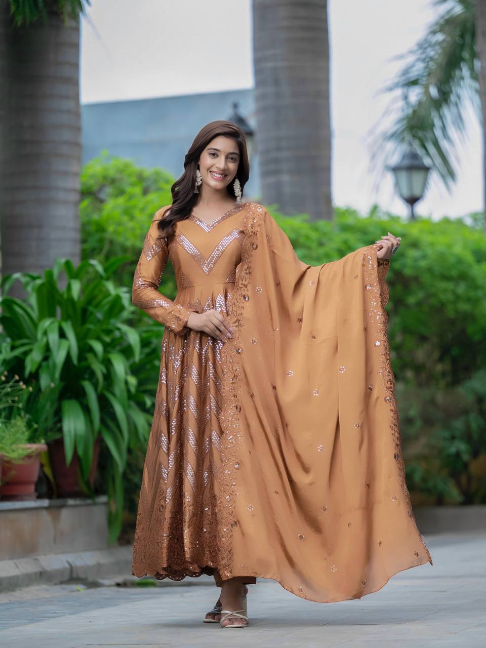 PREMIUM & LUXURIOUS DESIGNER READYMADE ALIA CUT  ANARKALI SUIT COLLECTIONS*