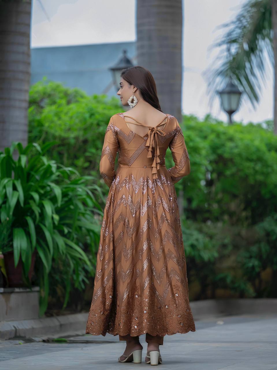 PREMIUM & LUXURIOUS DESIGNER READYMADE ALIA CUT  ANARKALI SUIT COLLECTIONS*