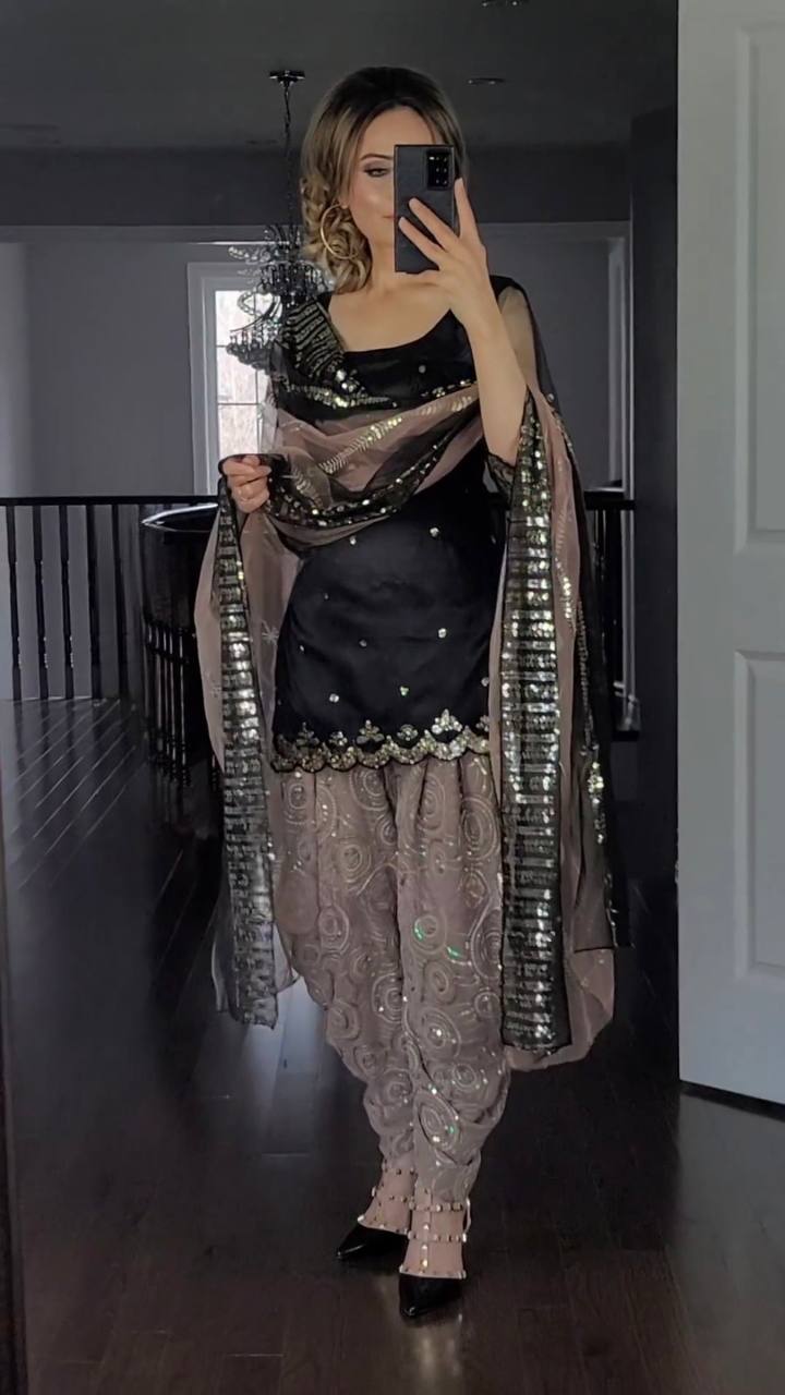 Black Colored Party Wear Patiyala Suit -372