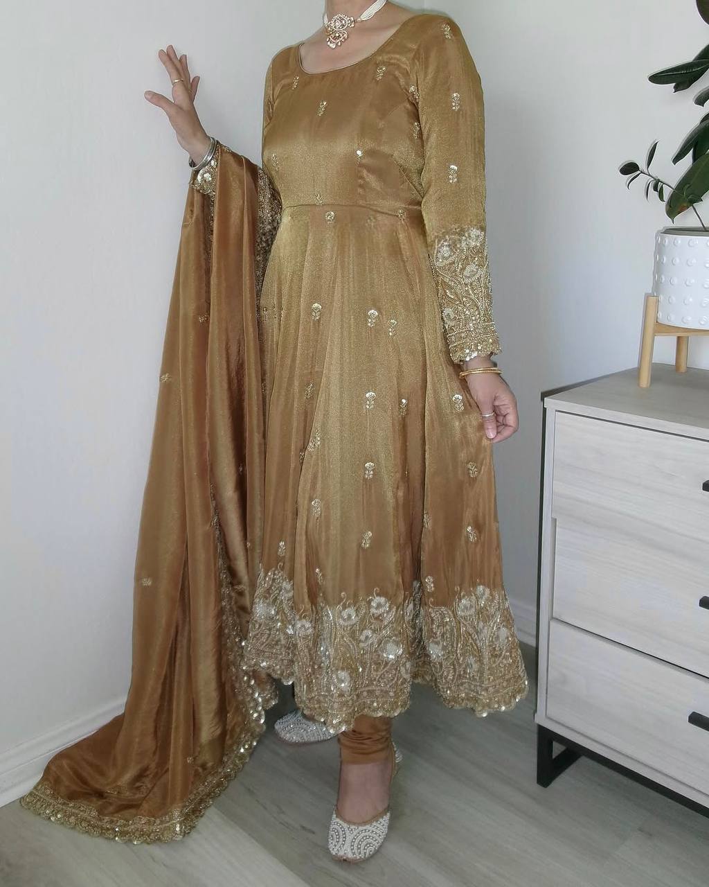 💕*Presenting New  Đěsigner Anarkali Suit In New Fancy Style*👌💕